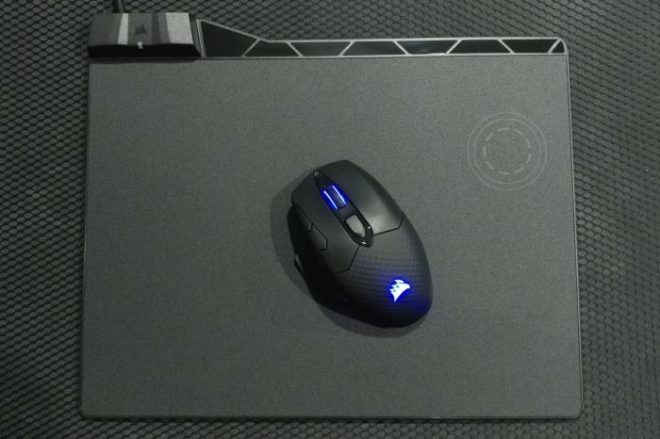 Corsair MM1000 review: A wireless charging mousepad with strings attached