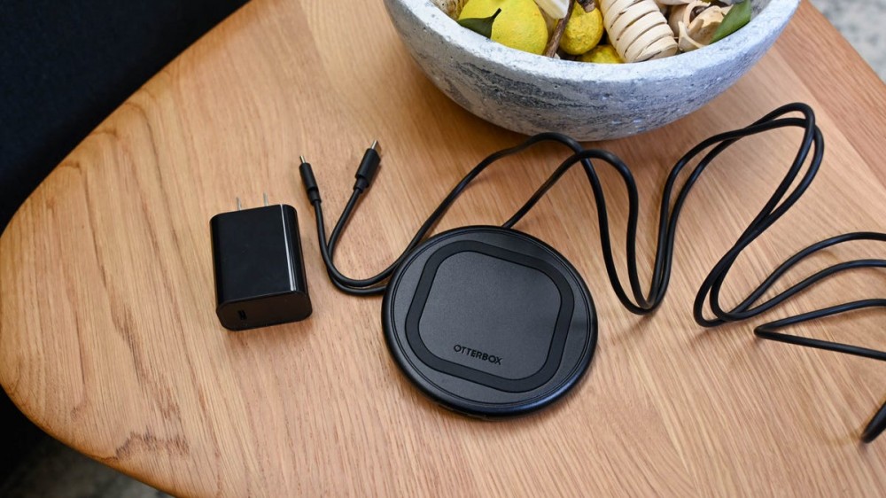 Otterbox 15W Wireless Charging Pad Review: Keep Your Wires Handy