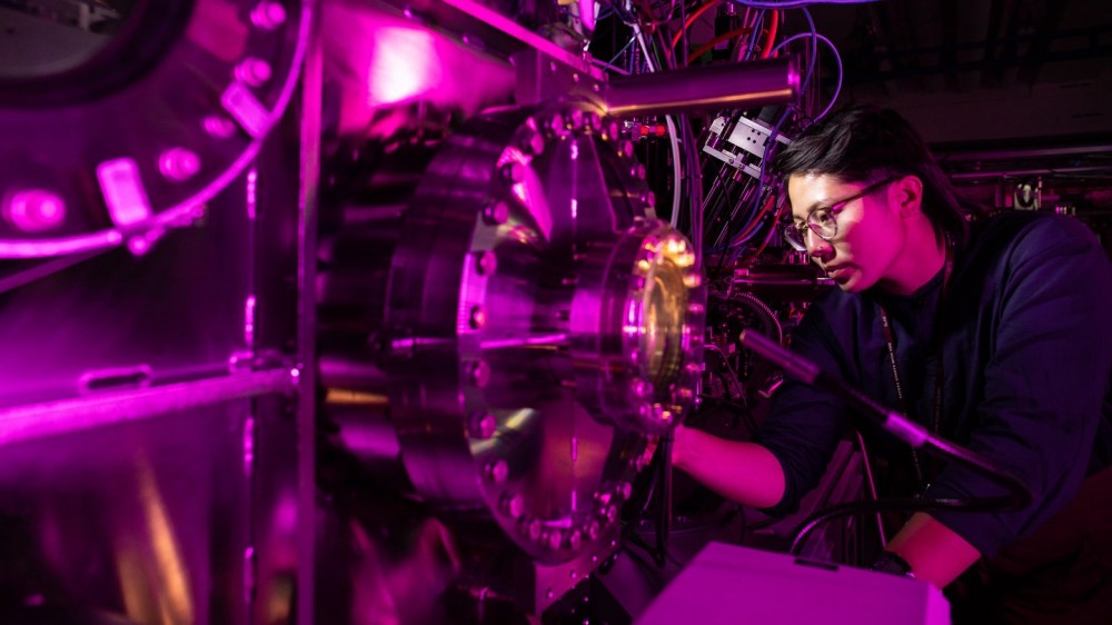 This record-breaking X-ray laser is ready to unlock quantum secrets